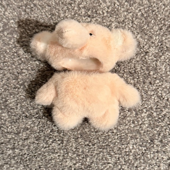 Air pods fuzzy elephant case - Picture 1 of 8